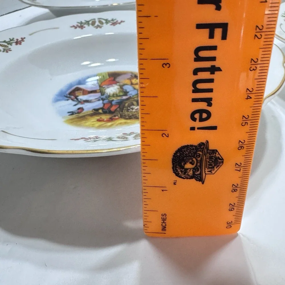 4 Christineholm Old Fashioned Christmas Rimmed Soup Bowls Set Elf Gnomes Vtg